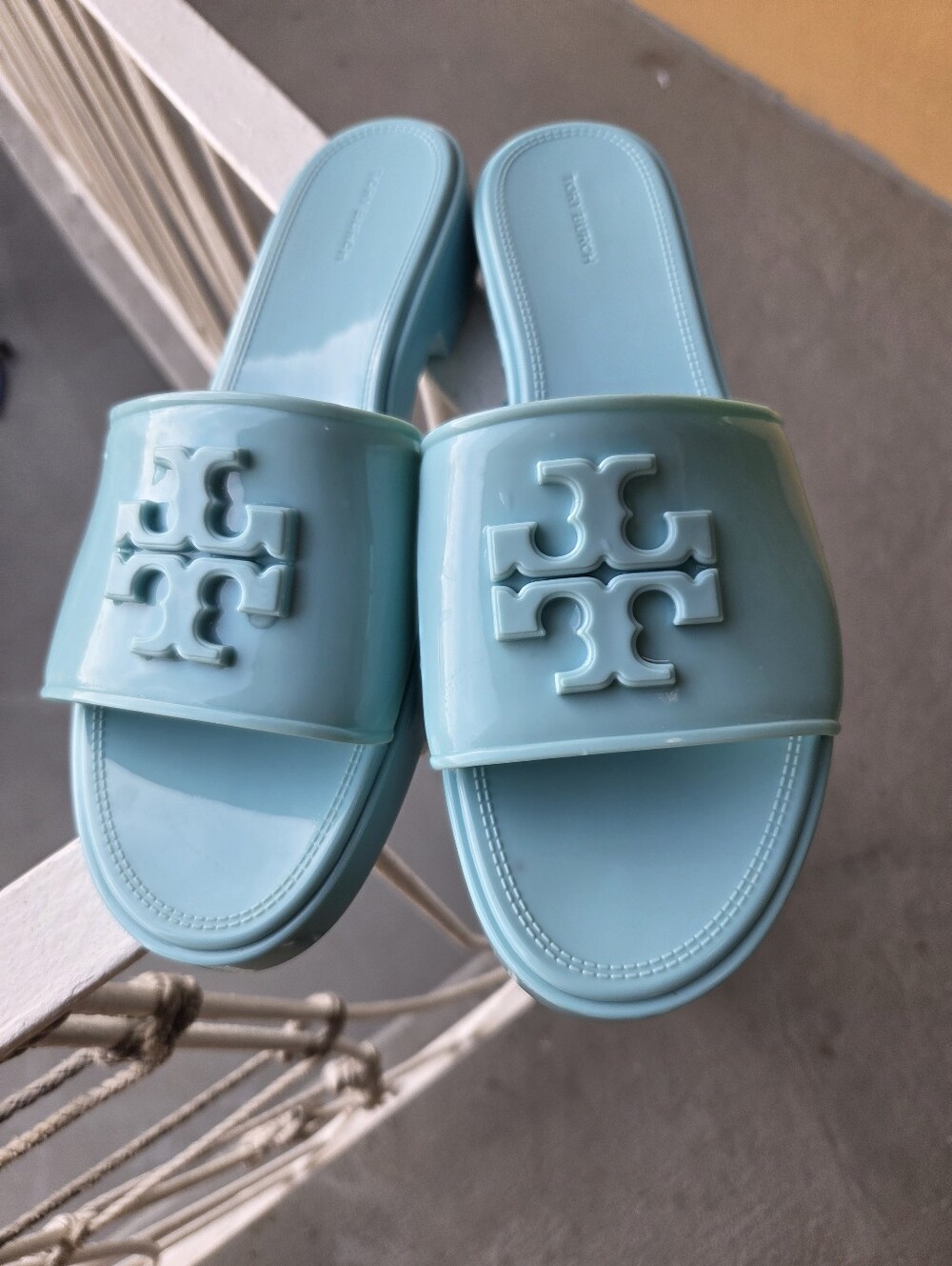 Tory Burch Women's Eleanor Jelly Slides Sandals Petunia - Picture 3 of 8